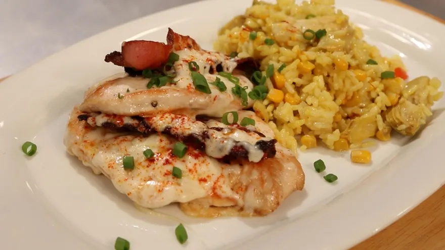 Filete de Pollo Gratinado con Bacon