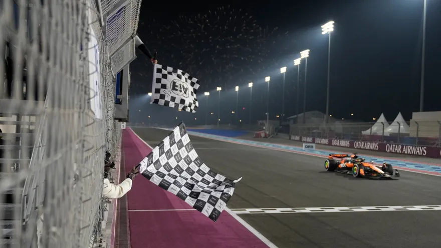 Gran Premio de Catar donde Max Verstappen le llevó la bandera de cuadros