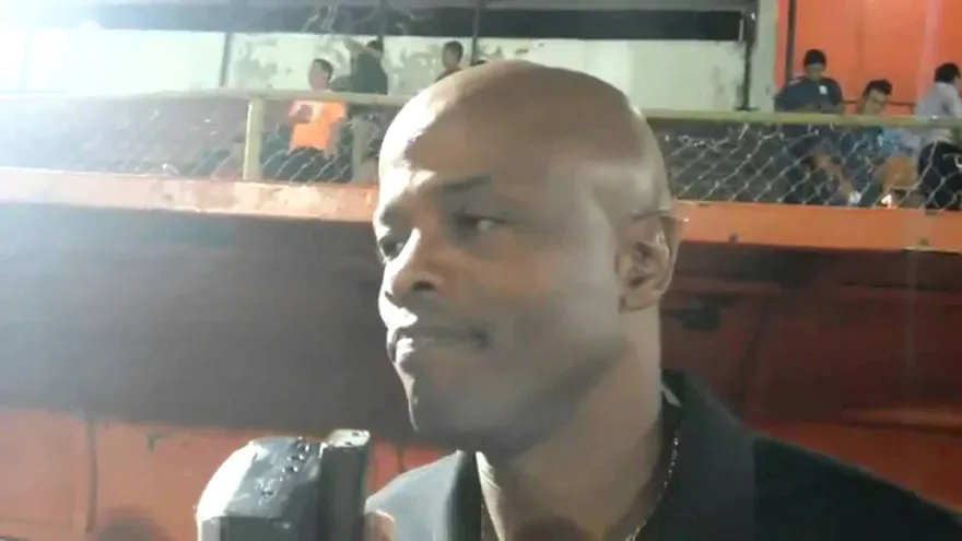 Julio Dely Valdés toma un respiro con el Águila de El Salvador