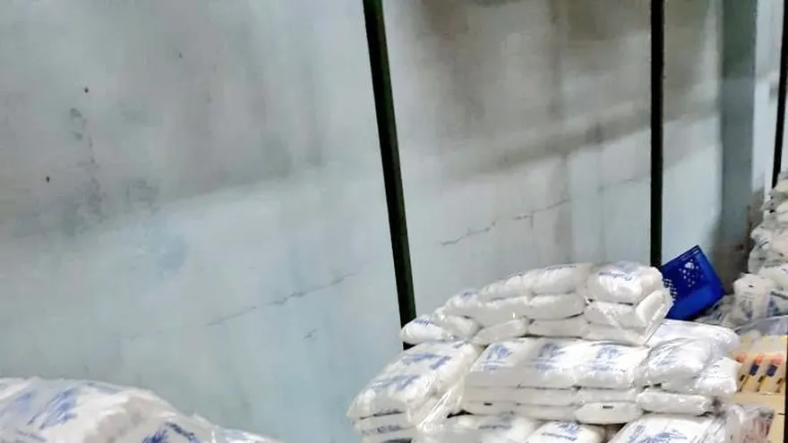 Más de 300 bultos de arroz y 200 de azúcar de presunto contrabando fueron retenidos por la Autoridad de Aduana