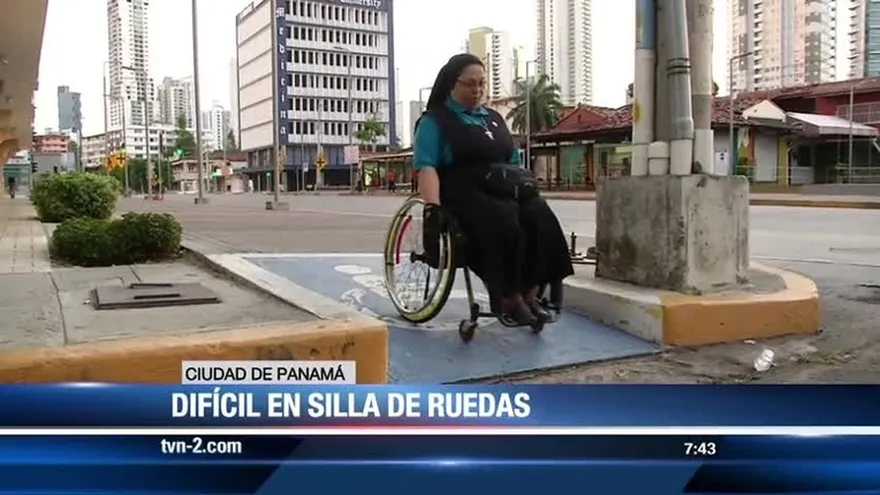 Ana Fisher, realizó un recorrido por la Avenida Justo Arosemena.