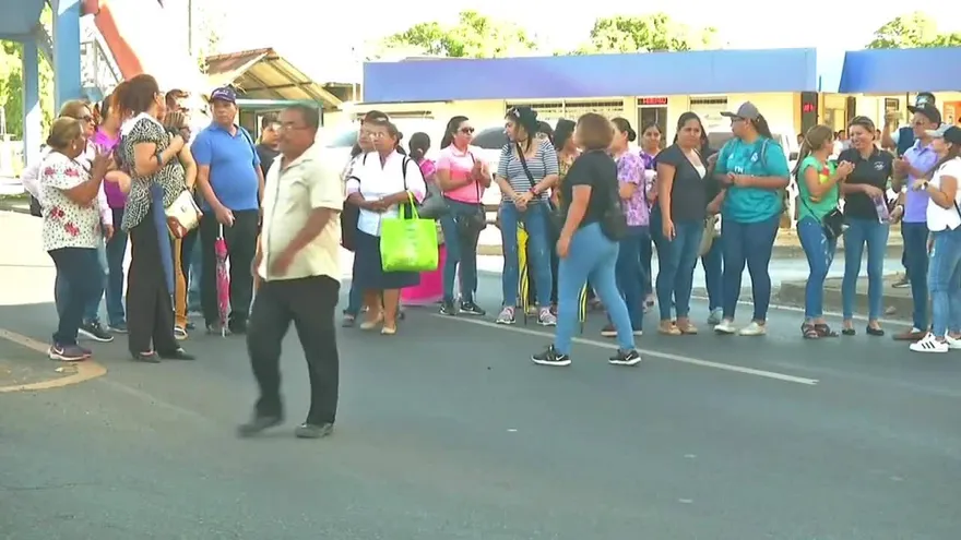 Padres de familia de escuela en Veraguas exigen la construcción de nuevo plantel