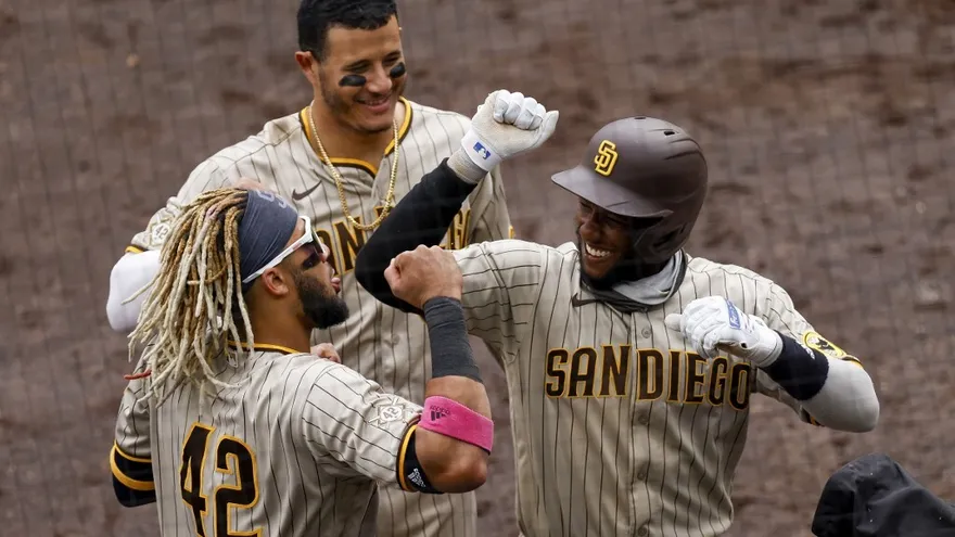 Los Padres no bromean mientras el mercado de las Grandes Ligas está activo