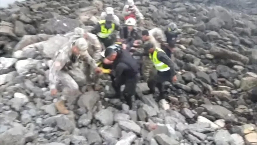 Taxista se lanza al mar para evitar morir atropellado