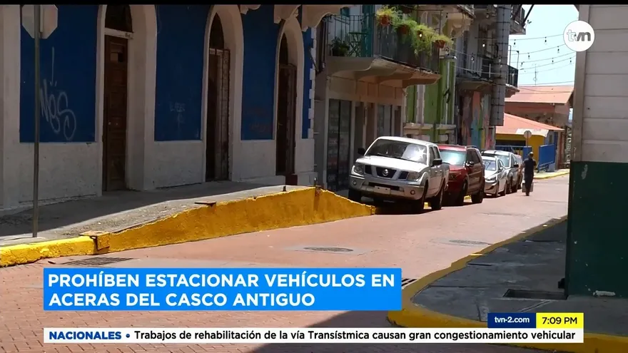 Prohíben estacionar vehículos en aceras del Casco Viejo