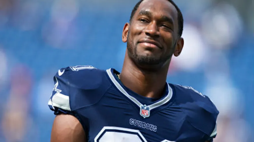 Detienen a Randle, de Cowboys, acusado de robo