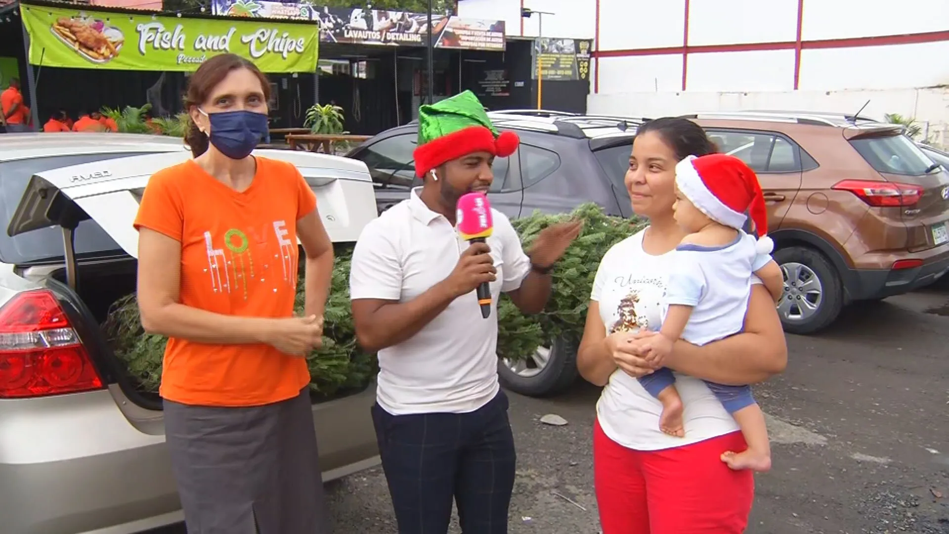 Jelou Lovers se ganaron un arbolito de navidad