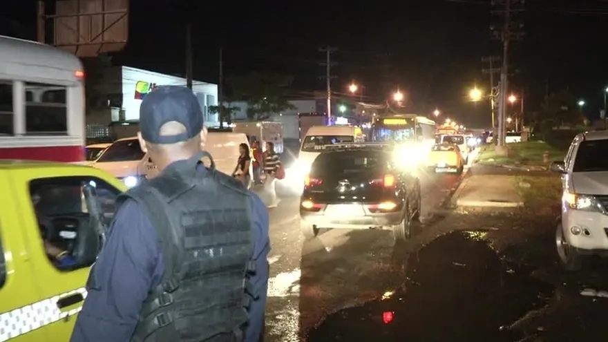 Vía Domingo Díaz, afectada por accidente