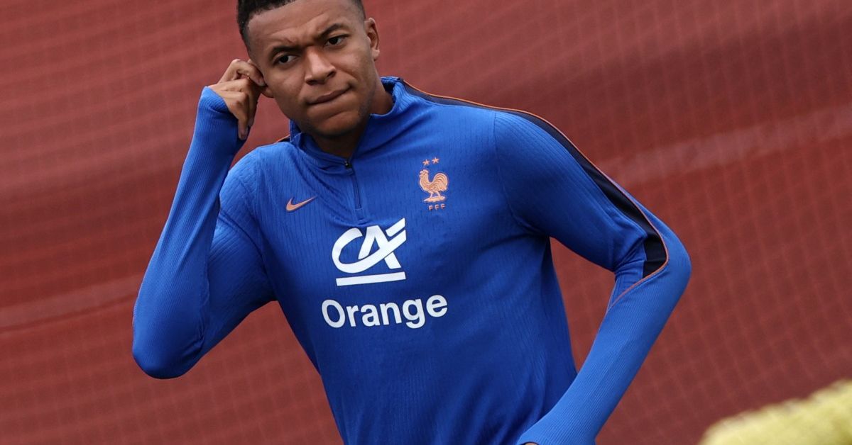 Mbappé borra una publicación de Instagram que mostraba a Ester Expósito