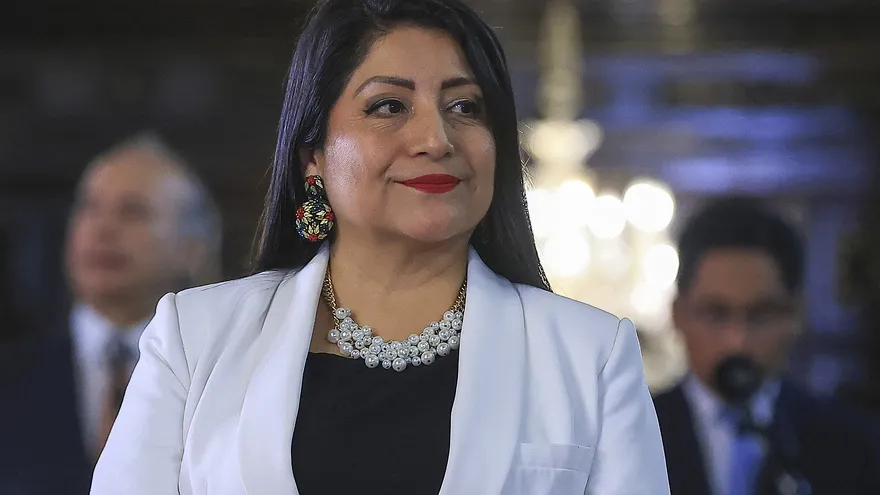 Denisse Miralles, durante su ceremonia de juramento en el palacio de gobierno en Lima el 24 de febrero de 2026.