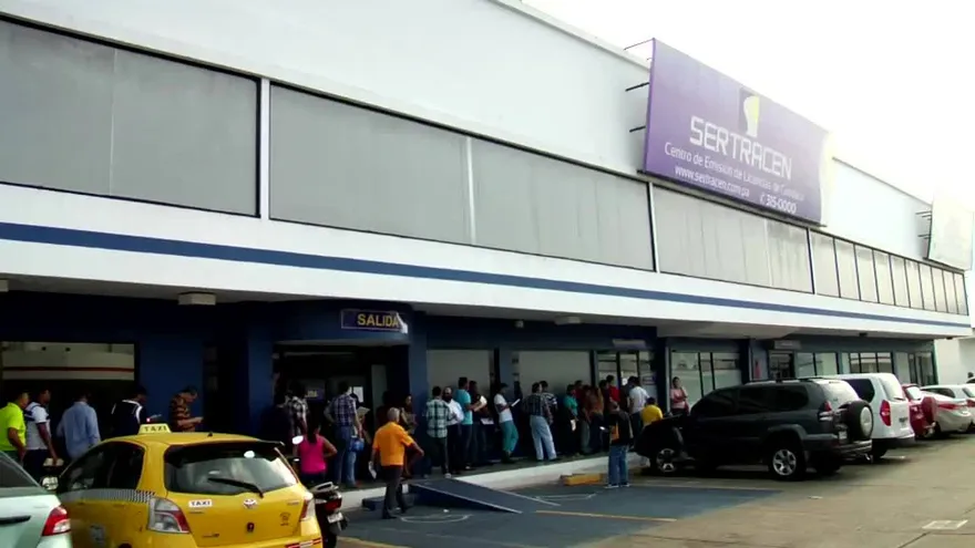 Autoridades tras la pista de las licencias fraudulentas