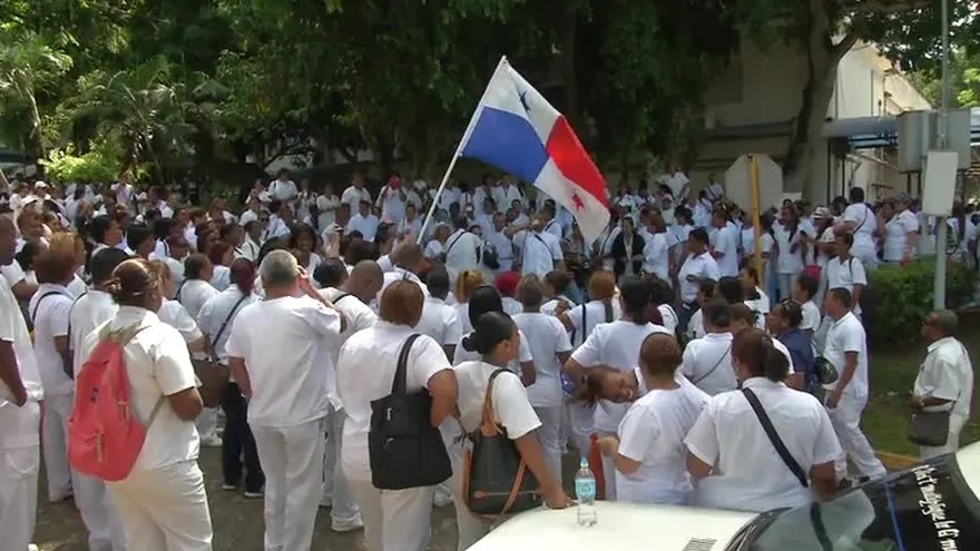 Pacientes afectados por ausencia de técnicos de enfermerías