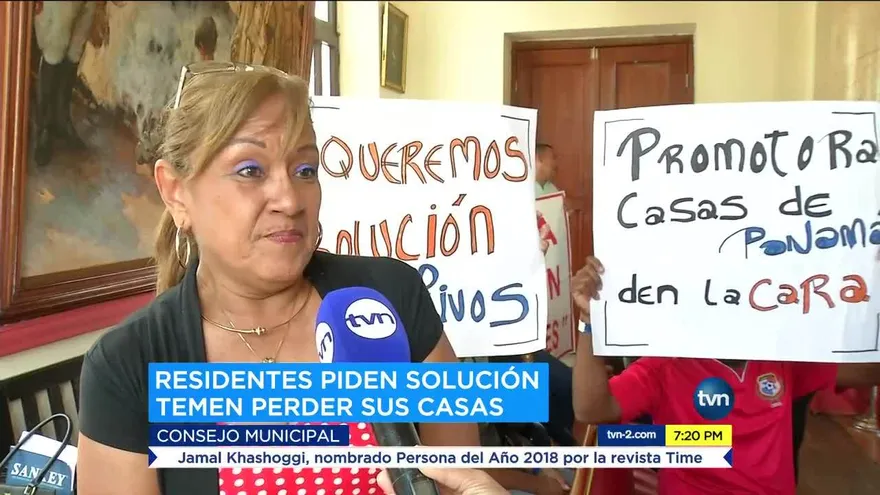 Residentes de Plaza Valencia protestan ante el Consejo Municipal