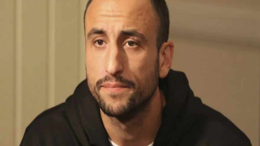 Ginóbili calló a sus críticos con un buen debut