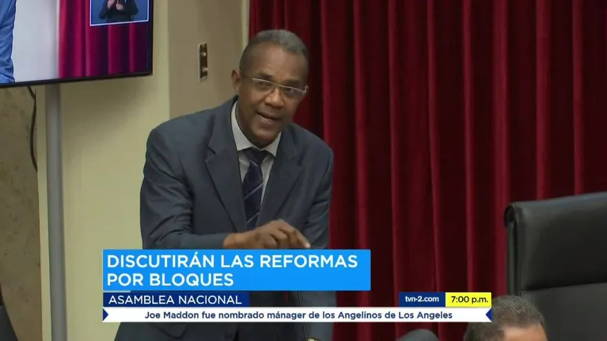 Enfrentamientos de diputados por las reformas constitucionales