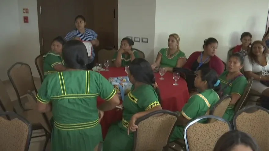 Mujeres participan de foro de empoderamiento femenino