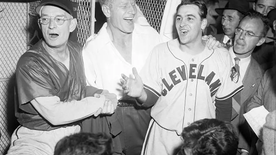 Jugadores y directivos de los Indios celebraron la conquista de la Serie Mundial de 1948