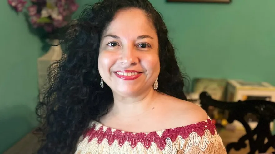 Con su obra “Jugaremos en el cuento mientras rondan las rondas”, la escritora panameña Edilsa Evelyn Lozano obtuvo el Premio Nacional de Literatura Infantil y Juvenil Carlos Francisco Changmarín 2025.