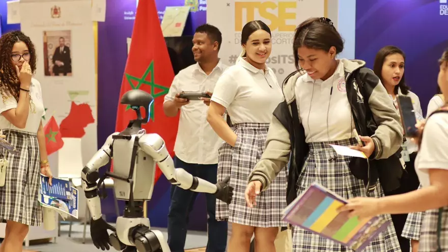 estudiantes en la Expo Vocacional Futuro 360