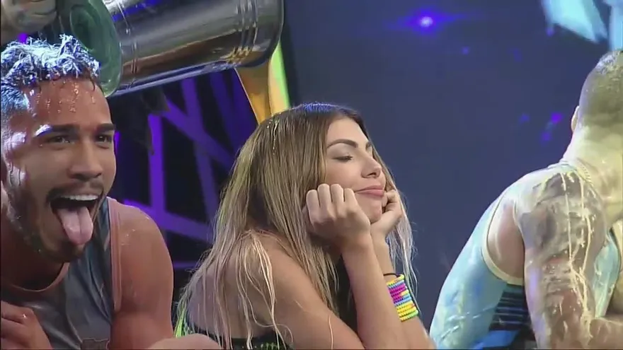 Llenos de pintura salieron los guerreros en El Semáforo