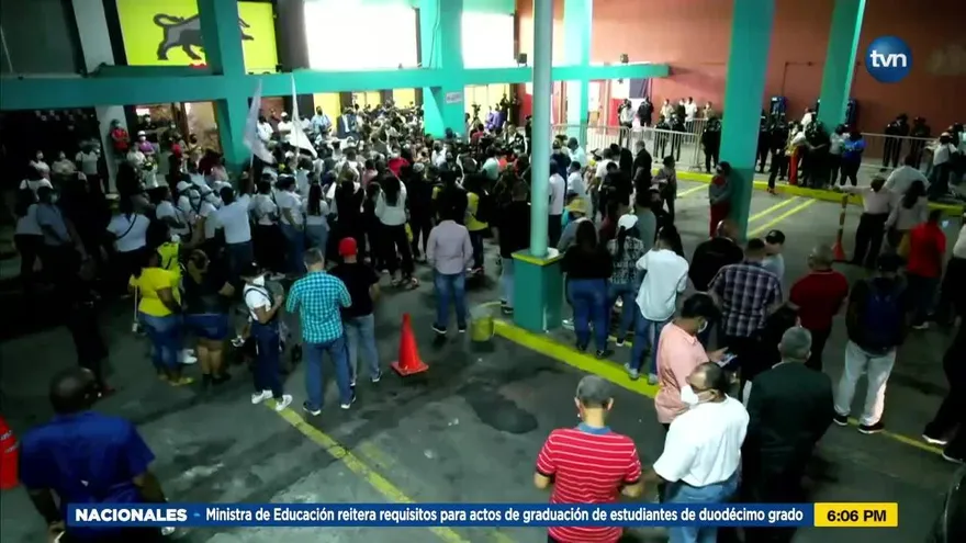 Redoblan seguridad por presencia de simpatizantes en los predios de Plaza Ágora.