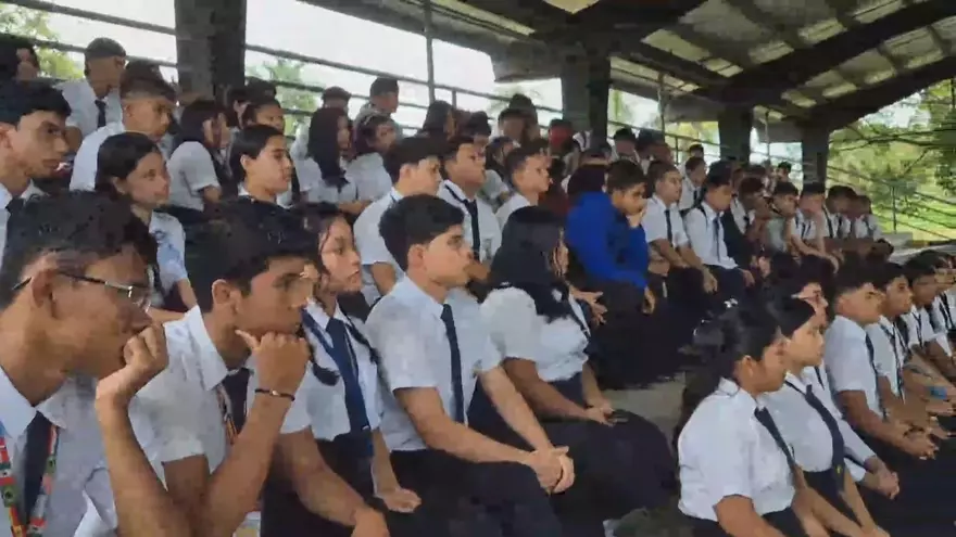 Bocas del Toro normaliza actividades educativas tras varios meses de cierre.