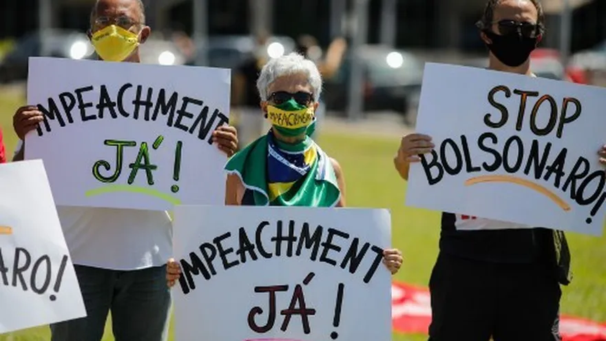 Nuevas protestas contra Bolsonaro por su manejo de la pandemia en Brasil