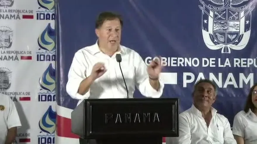 Varela arremete contra políticos y defiende su gestión