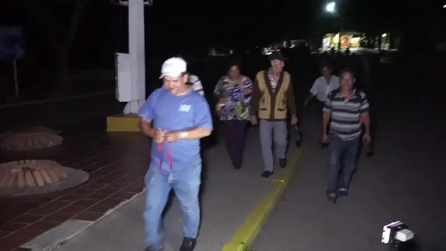 Venezolanos cruzan a Colombia a comprar alimentos