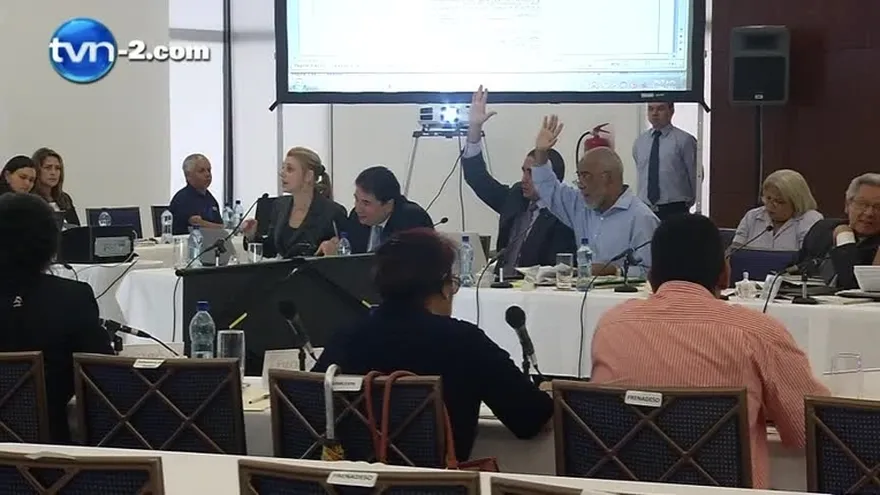 Reformas y discusión de artículos que componen el código electoral