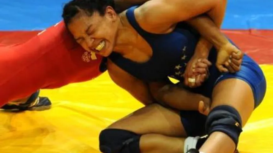 Andrade combina maternidad con lucha