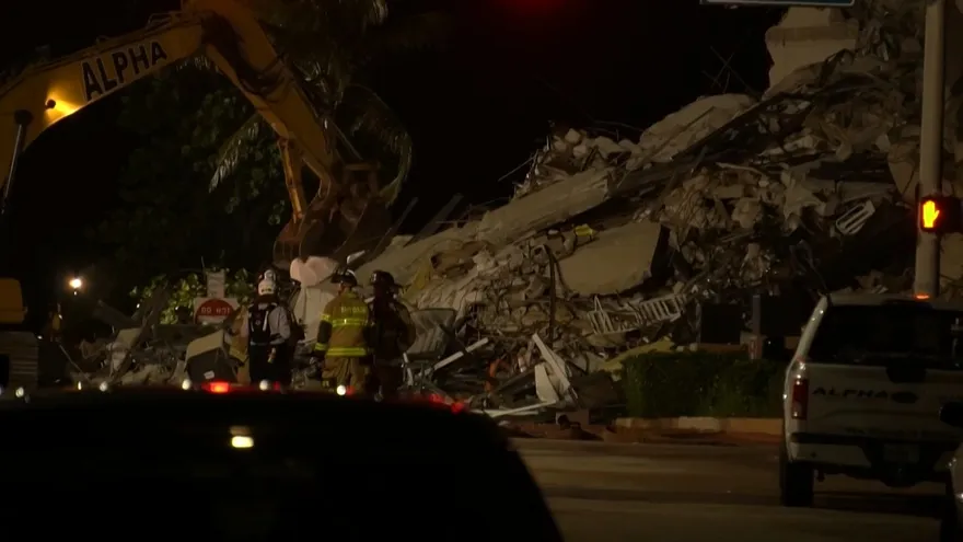 Aumenta cifra de desaparecidos en derrumbe de edificio en Florida