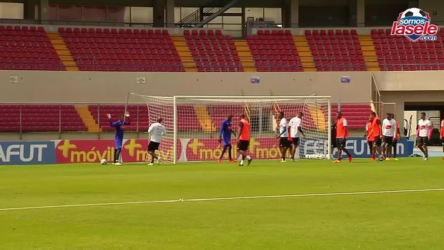 Harold Cummings se lesiona con la Sele