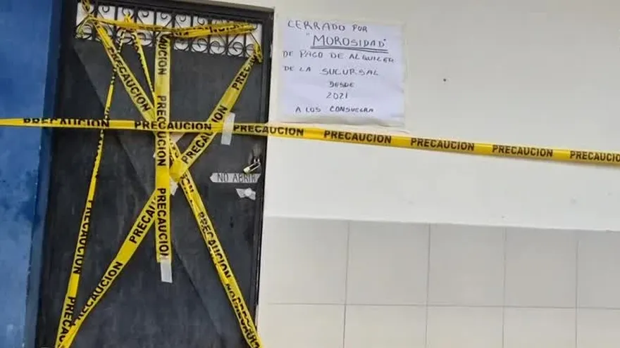 Empresarios cierran oficinas de MiAmbiente en Los Santos