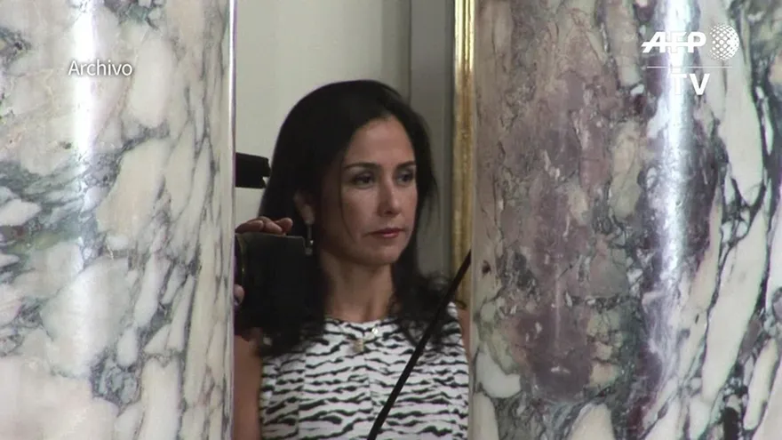 Primera dama de Perú bajo sospecha por lavado de dinero