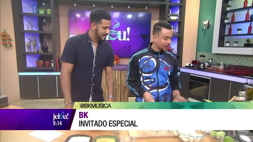 Chuletas apanadas con ensalada de yuca