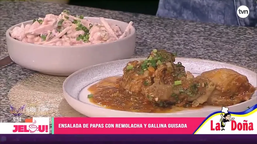 Receta Ensalada de papas con remolacha y gallina guisada