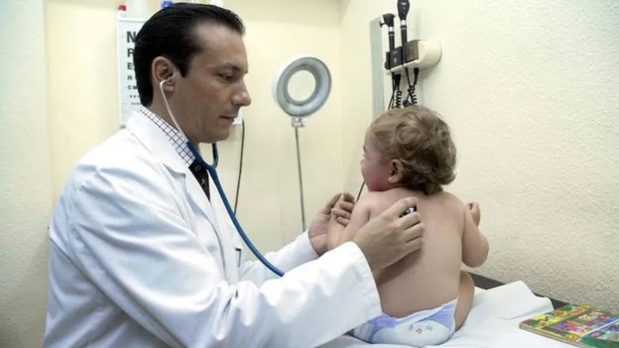 Los tratamientos a infantes deben estar indicadores por doctores.