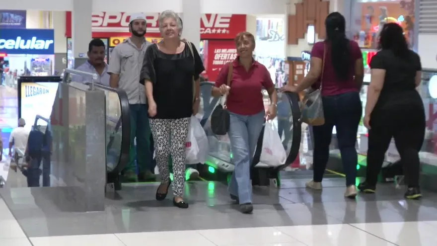 Pago de décimo del Gobierno activa a los comerciantes