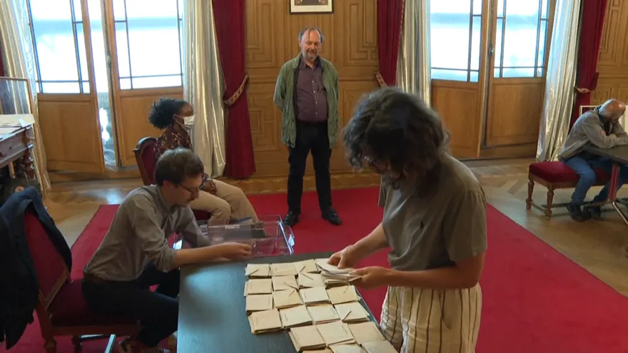 Empate en las legislativas en Francia