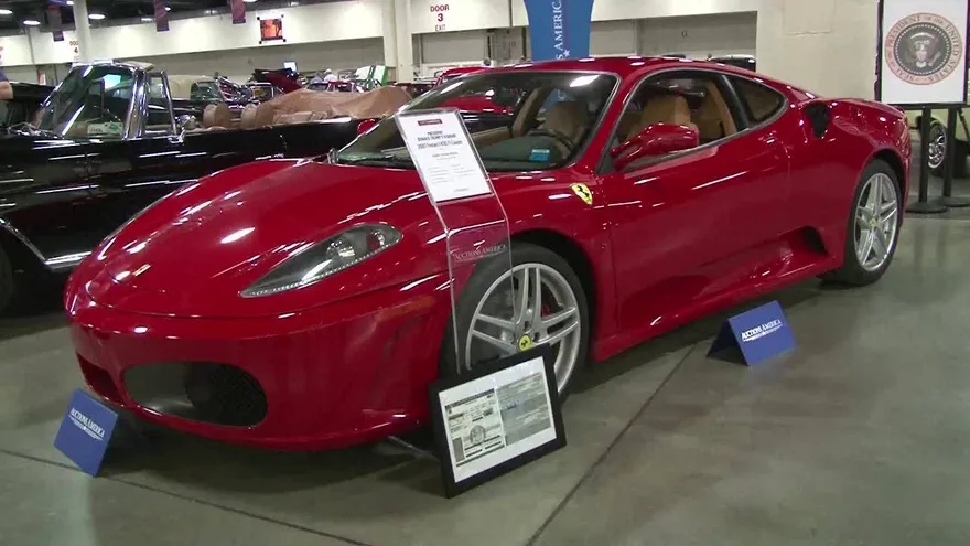 Ferrari de Donald Trump a subasta en Florida