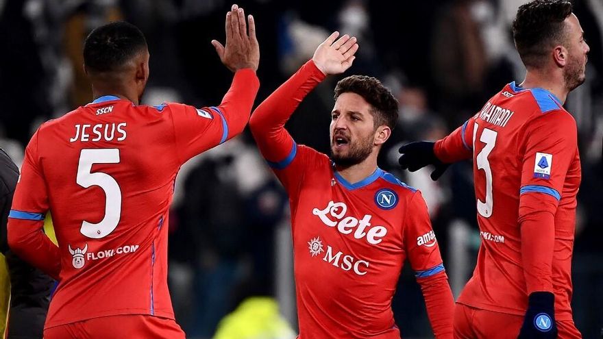 Nápoles logra un punto ante la Juventus en Turín y recorta distancia con el Inter