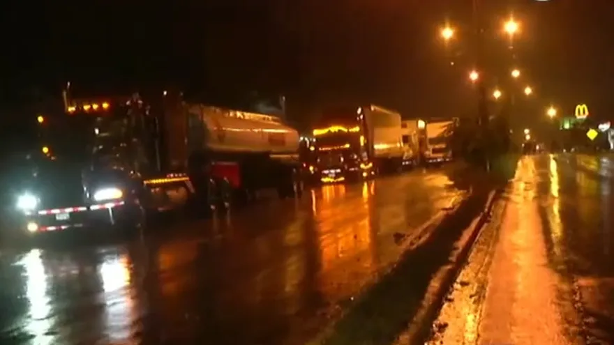 Vía Panamericana en Coclé continua cerrada por manifestantes