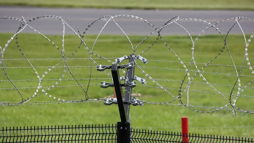 Se fugan 17 presos de 'alta peligrosidad' de prisión policial en Venezuela