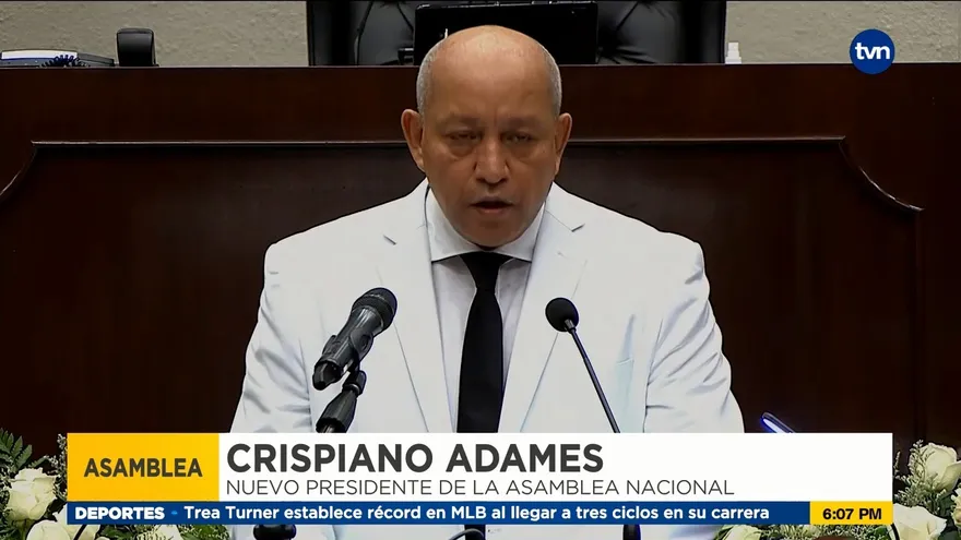 Castillero se despidió con un recuento de leyes aprobadas, mientras Adames habló de transparencia