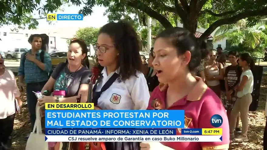 Estudiantes y profesores protestan por mal estado del Conservatorio de Música