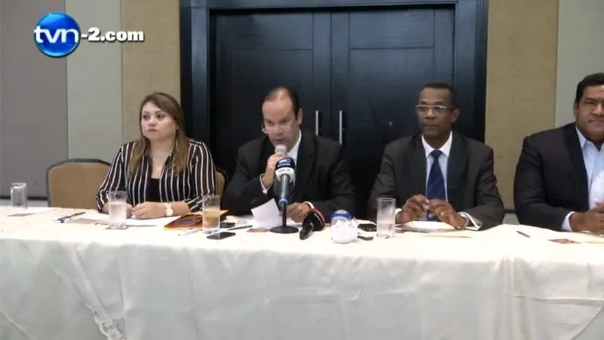 Renuncian cuatro miembros del CEN del PRD