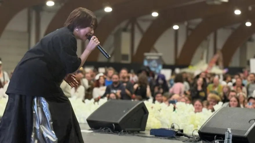 Maki Otsuki es famosa por su popular tema en el anime One Piece.