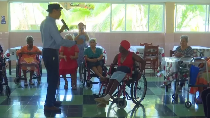 En el marco del Día de la Madre, el Hogar Bolívar de Ancianos fue escenario de una emotiva celebración dedicada a las mujeres que residen permanentemente en este centro, donde reciben diversas atenciones.