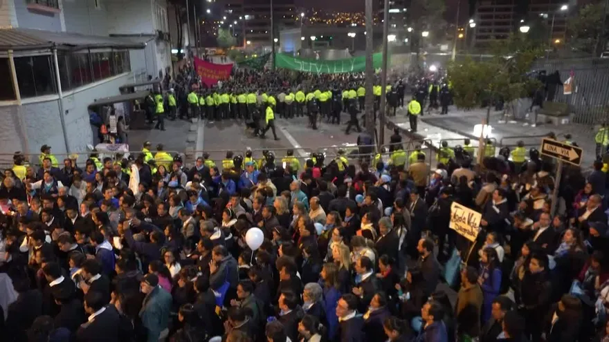 Congreso de Ecuador vota en contra de la despenalización del aborto
